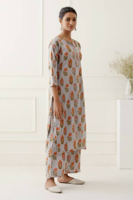 Musal Grey 100% Cotton Floral Round Lin Print Kurta Set Online at Aza Fashions Musal_Grey 100% Cotton Floral Round Lin Print Kurta Set_Online_at_Aza_Fashions