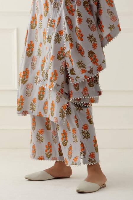Shop Musal Grey 100% Cotton Floral Round Lin Print Kurta Set Online at Aza Fashions Shop_Musal_Grey 100% Cotton Floral Round Lin Print Kurta Set_Online_at_Aza_Fashions