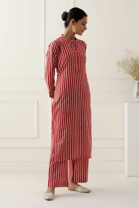 Musal Red Silk Organza, 100% Cotton Striped Mandarin Collar Dune Print Kurta Set Online at Aza Fashions Musal_Red Silk Organza, 100% Cotton Striped Mandarin Collar Dune Print Kurta Set_Online_at_Aza_Fashions