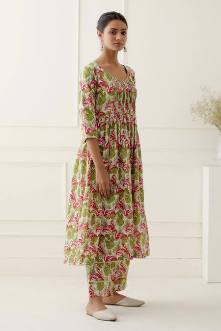 Musal_White Georgette, 100% Cotton Floral V Neck Lake Flamingo Print Anarkali Set _Online_at_Aza_Fashions