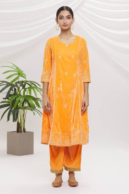 Naintara Bajaj Orange Velvet Embroidery, Gota Patti Round Neck Floral Thread And Work Kurta Set Online at Aza Fashions Naintara Bajaj_Orange Velvet Embroidery, Gota Patti Round Neck Floral Thread And Work Kurta Set _Online_at_Aza_Fashions