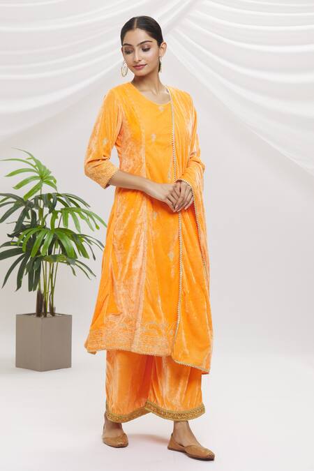 Buy Naintara Bajaj Orange Velvet Embroidery, Gota Patti Round Neck Floral Thread And Work Kurta Set Online at Aza Fashions Buy_Naintara Bajaj_Orange Velvet Embroidery, Gota Patti Round Neck Floral Thread And Work Kurta Set _Online_at_Aza_Fashions