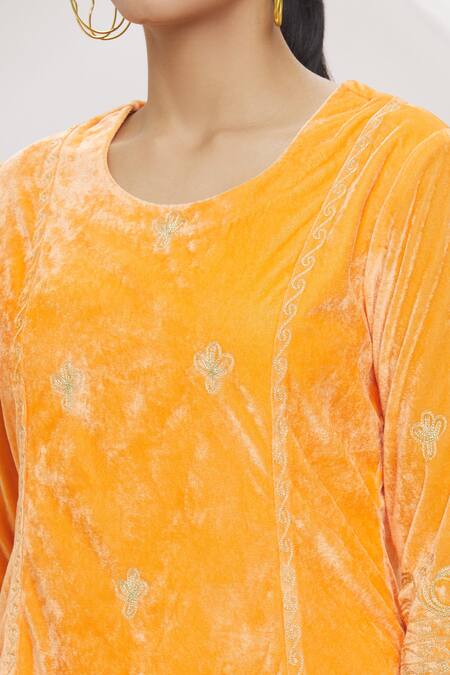 Shop Naintara Bajaj Orange Velvet Embroidery, Gota Patti Round Neck Floral Thread And Work Kurta Set Online at Aza Fashions Shop_Naintara Bajaj_Orange Velvet Embroidery, Gota Patti Round Neck Floral Thread And Work Kurta Set _Online_at_Aza_Fashions