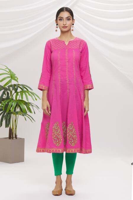 Samyukta Singhania_Fuchsia Cotton, Chiffon Embroidery Round Neck Floral Print Kurta Set_Online_at_Aza_Fashions