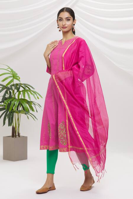 Buy_Samyukta Singhania_Fuchsia Cotton, Chiffon Embroidery Round Neck Floral Print Kurta Set_Online_at_Aza_Fashions