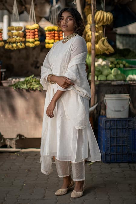 Pants And Pajamas_Off White Cotton, Chanderi Mukaish And Chikan Round Kaner Embroidered Kurta Set _Online_at_Aza_Fashions