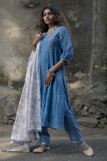 Pants And Pajamas Neelkamal Embroidered Kurta Set 