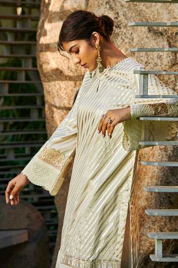 Varun Bahl_White Kurta And Pant Chanderi & Dupatta Georgette Mukaish, Lace & Patchwork Set _Online_at_Aza_Fashions