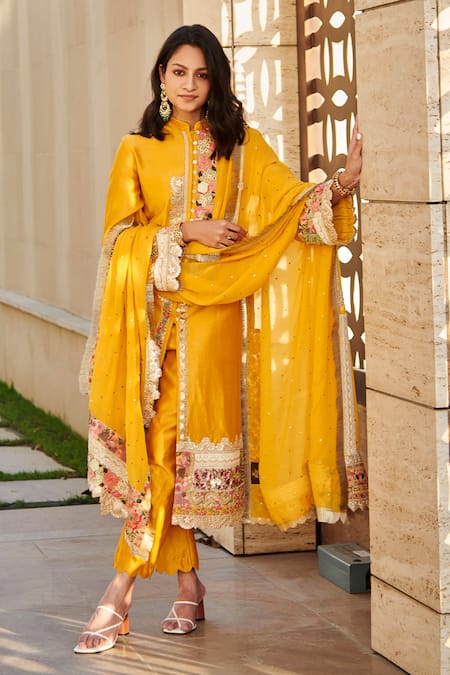 Shop Varun Bahl Yellow Dupatta-georgette, Kurta And Trouser-chanderi Chanderi Trouser Set at Aza Fashions Shop_Varun Bahl_Yellow Dupatta-georgette, Kurta And Trouser-chanderi Chanderi Trouser Set _at_Aza_Fashions