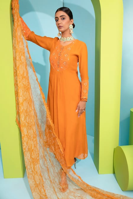 Neha Khullar_Orange Shantoon, Chanderi Silk, Kota Lining Cotton Embroidered Anarkali Set _Online_at_Aza_Fashions