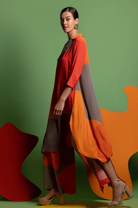 Nautanky Grey Natural Crepe Abstract Shape Print V Neck Girl On The Go Tunic And Pant Set Online at Aza Fashions Nautanky_Grey Natural Crepe Abstract Shape Print V Neck Girl On The Go Tunic And Pant Set _Online_at_Aza_Fashions