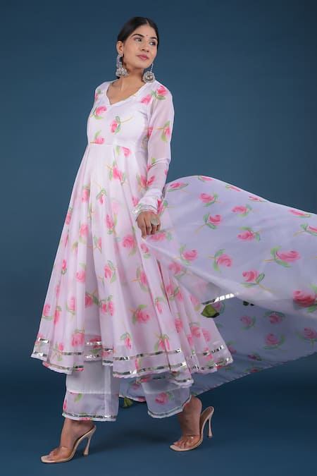 Pomcha Jaipur_White Organza, Cotton Tassels Collared Rose Print Anarkali Pant Set _Online_at_Aza_Fashions