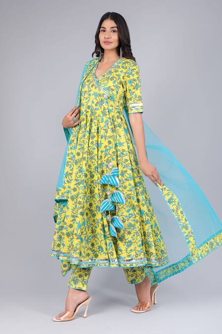 Buy_Pomcha Jaipur_Yellow Cotton, Net V-neck Flora Print Angrakha Pant Set _Online_at_Aza_Fashions