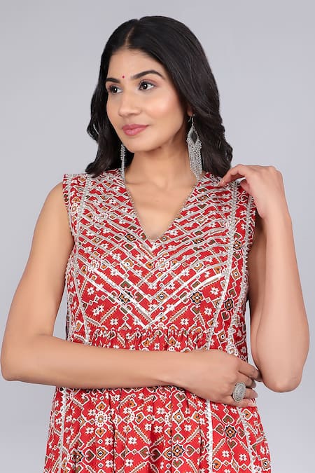 Buy_Pomcha Jaipur_Red Cotton Gota Patti V-neck Vanya Printed Kurta And Pant Set _Online_at_Aza_Fashions