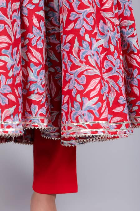Pomcha Jaipur_Red Cotton, Net Embroidery V-neck Floral Pattern Angrakha Pant Set _at_Aza_Fashions