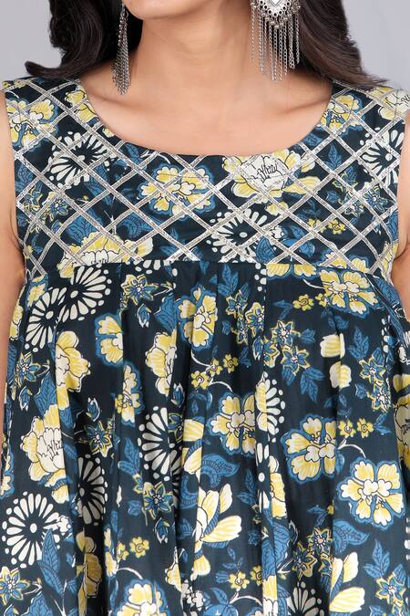 Pomcha Jaipur Black Cotton Gota Patti Scoop Neck Kavya Printed Anarkali And Pant Set at Aza Fashions Pomcha Jaipur_Black Cotton Gota Patti Scoop Neck Kavya Printed Anarkali And Pant Set _at_Aza_Fashions