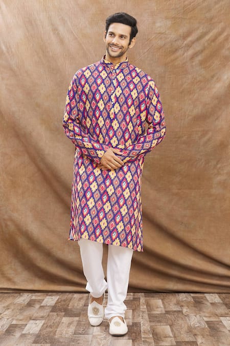 Aham-Vayam Geometric Print Kurta Set 