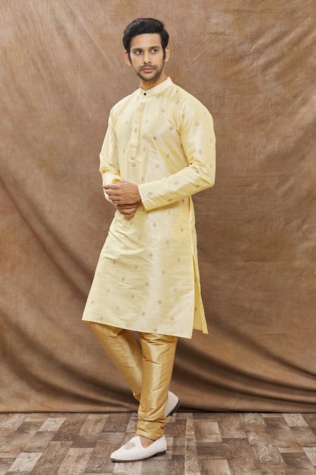 Aham-Vayam Kamal Embroidered Kurta Set 