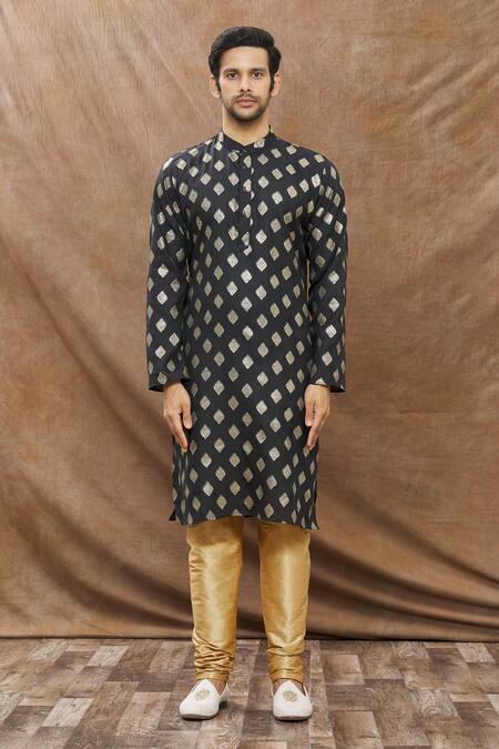 Aham-Vayam_Black Cotton Blend Sona Floral Pattern Kurta Set_Online_at_Aza_Fashions
