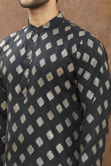 Shop_Aham-Vayam_Black Cotton Blend Sona Floral Pattern Kurta Set_Online_at_Aza_Fashions