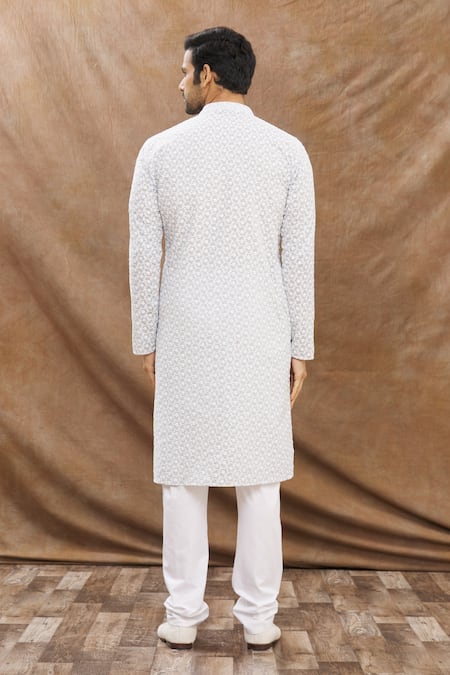 Aham-Vayam Phool Patti Embroidered Kurta Set 