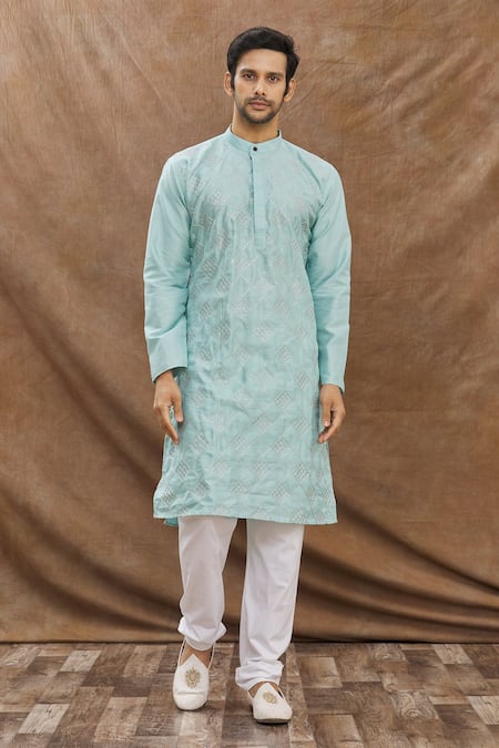 Aham-Vayam Diamond Embroidered Kurta Set 