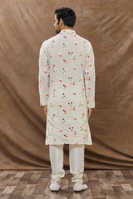 Aham-Vayam Floral Embroidered Kurta Set 