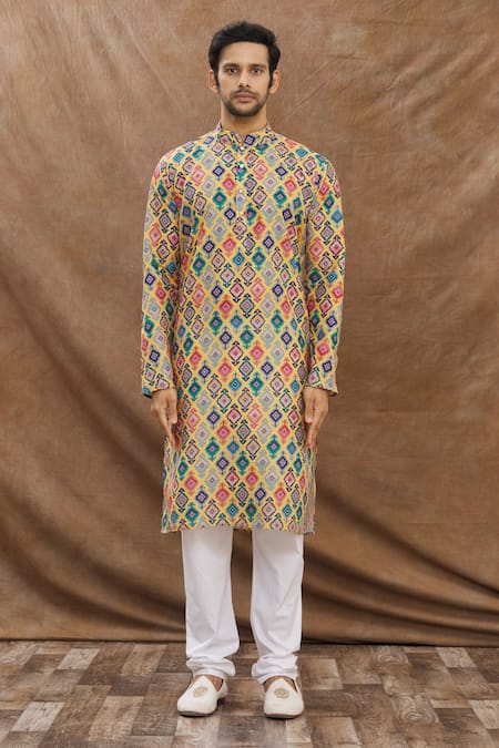 Buy_Aham-Vayam_Yellow Cotton Geometric Jalsa Printed Kurta Set_Online_at_Aza_Fashions