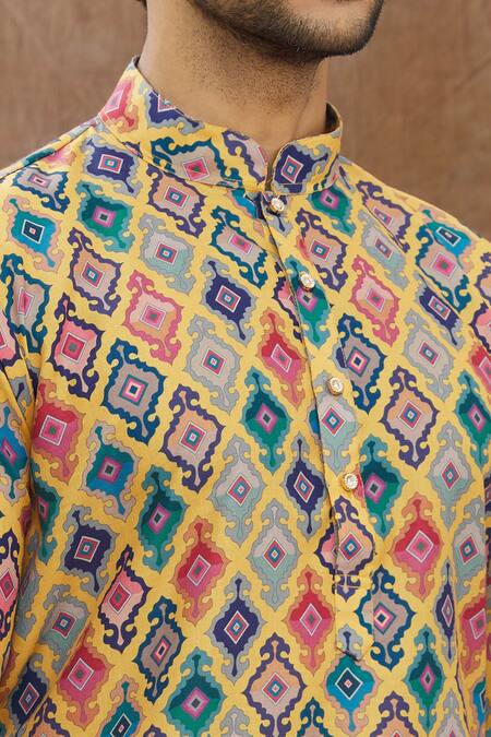 Aham-Vayam_Yellow Cotton Geometric Jalsa Printed Kurta Set_at_Aza_Fashions