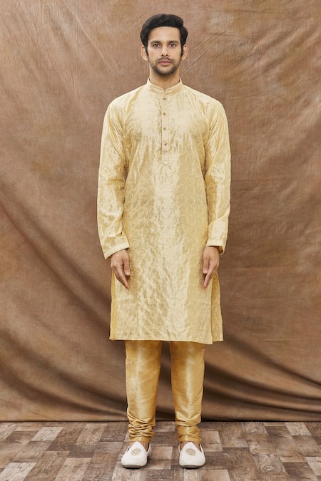 Buy_Aham-Vayam_Yellow Silk Blend Geometric Embroidered Kurta Set _Online_at_Aza_Fashions