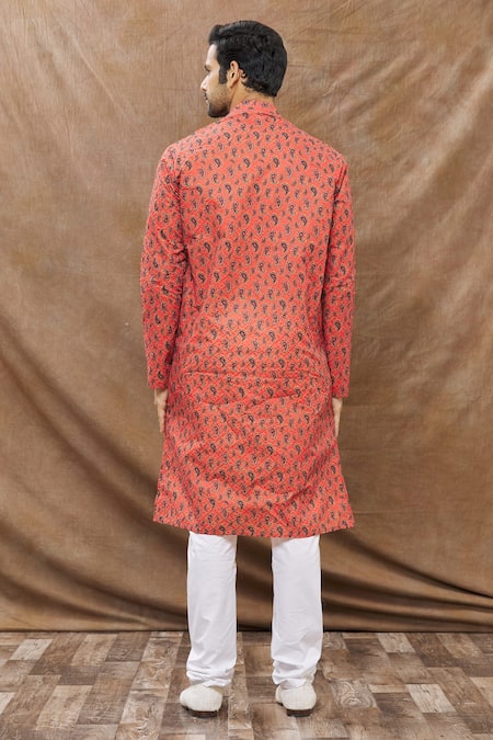 Aham-Vayam Paisley Print Kurta Set 