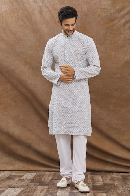 Aham-Vayam Embroidered Kurta Set 
