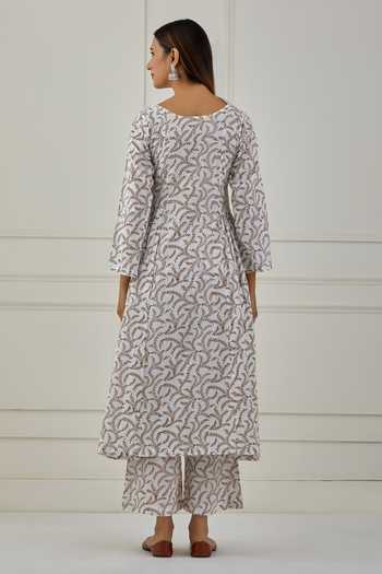 Shop Musal White 100% Cotton Leaf Print Notched Albert Gathered Kurta And Palazzo Set at Aza Fashions Shop_Musal_White 100% Cotton Leaf Print Notched Albert Gathered Kurta And Palazzo Set _at_Aza_Fashions