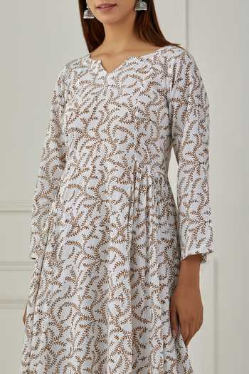 Shop Musal White 100% Cotton Leaf Print Notched Albert Gathered Kurta And Palazzo Set Online at Aza Fashions Shop_Musal_White 100% Cotton Leaf Print Notched Albert Gathered Kurta And Palazzo Set _Online_at_Aza_Fashions