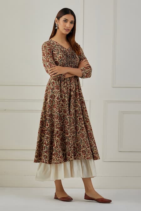 Musal_Beige 100% Cotton And Chanderi Kalamkari Print V Neck Chad Kurta With Slip_Online_at_Aza_Fashions