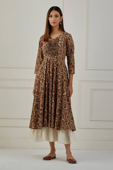 Shop_Musal_Beige 100% Cotton And Chanderi Kalamkari Print V Neck Chad Kurta With Slip_Online_at_Aza_Fashions
