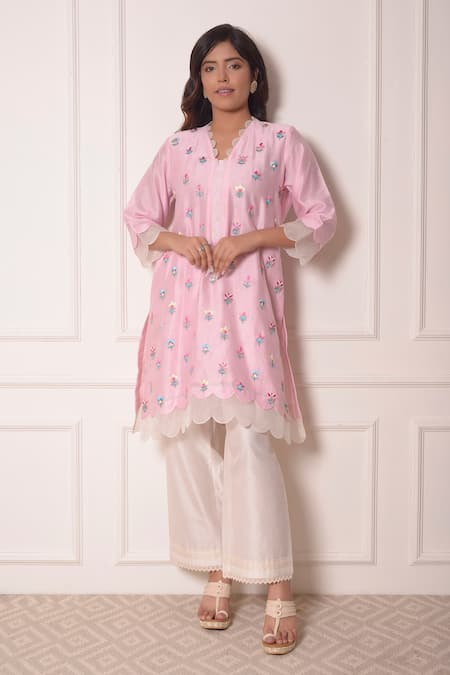 Surabhi Arya Chanderi Embroidered Kurta & Pant Set 