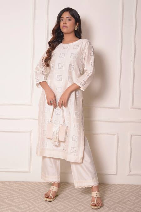 Buy_Surabhi Arya_White Organza, Chanderi Thread , Applique Geometric Kurta And Pant Set_Online_at_Aza_Fashions
