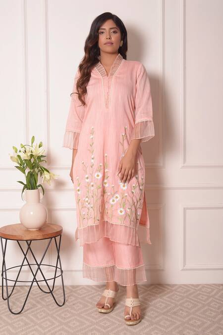 Surabhi Arya_Peach Chanderi Thread Work V Neck Embroidered Kurta And Pant Set _Online_at_Aza_Fashions