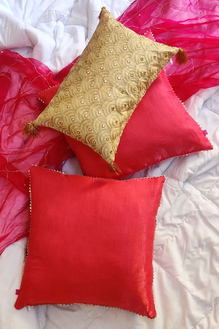 Raffinee Gold Cotton Polyester Blend Embroidery Cushion Cover Of 3 