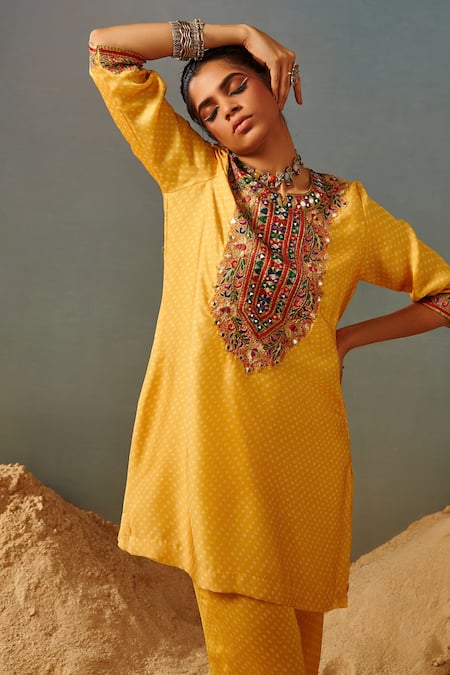 Shop_Samatvam By Anjali Bhaskar_Yellow Blended Georgette Satin Mirror, Bandhani Round Print Kurta Set_Online_at_Aza_Fashions