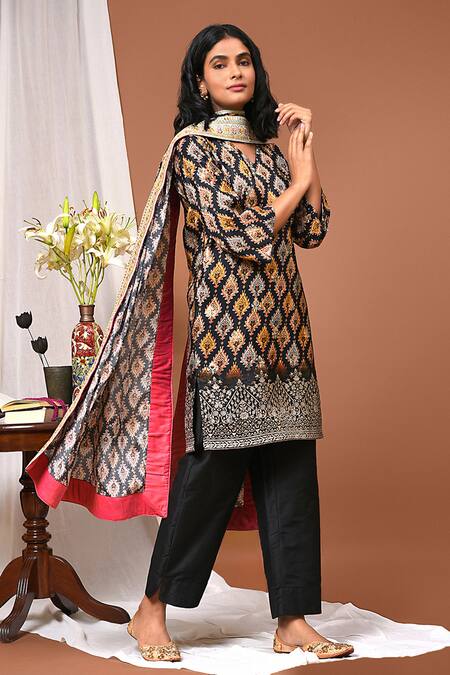 NUHH_Black Dupatta- Daman, Kurta- Daman, Embroidered Set_Online_at_Aza_Fashions