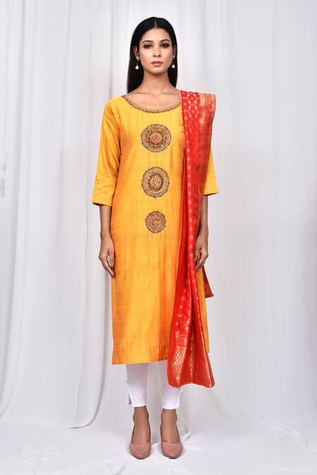 Naintara Bajaj_Yellow Floral Embroidered Kurta Set_Online_at_Aza_Fashions