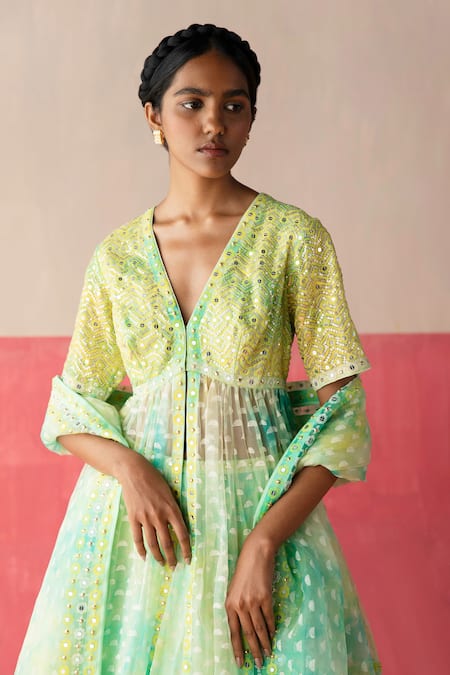 Surbhi Gupta_Green Organza Geometric, Mirror, Sequin V Neck Stella Tie Dye Kurta Lehenga Set _Online_at_Aza_Fashions