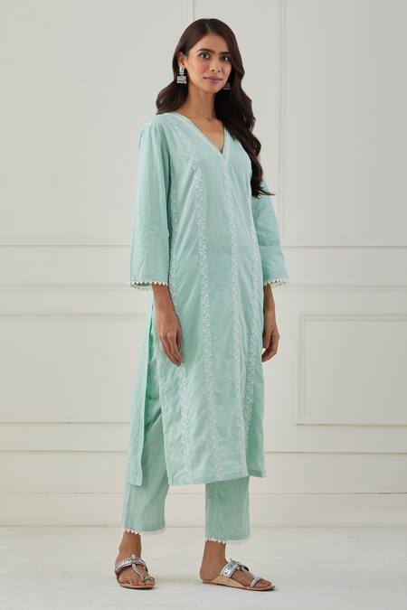 Priya Chaudhary Green , Kota Floral Embroidery V Neck Kurta Set Online at Aza Fashions Priya Chaudhary_Green , Kota Floral Embroidery V Neck Kurta Set _Online_at_Aza_Fashions