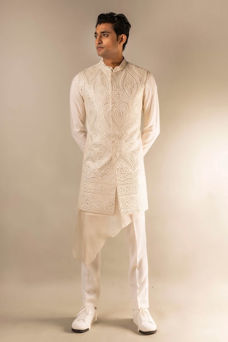 Aashiana Embroidered Bundi & Kurta Set 