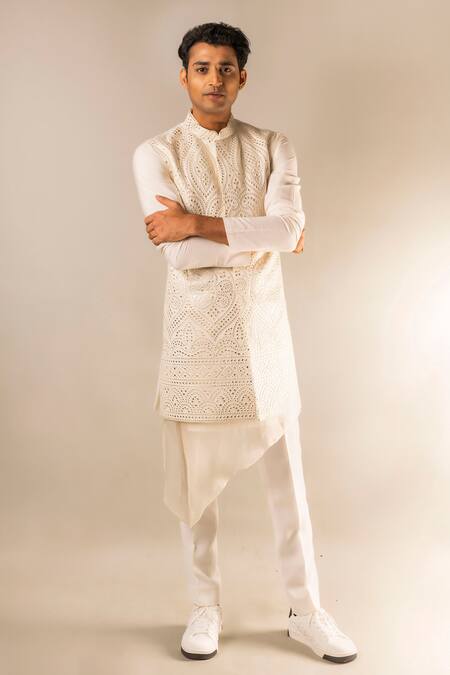 Aashiana_Off White Cotton Silk Satin Embroidery Mirror Bundi And Kurta Set  _Online_at_Aza_Fashions