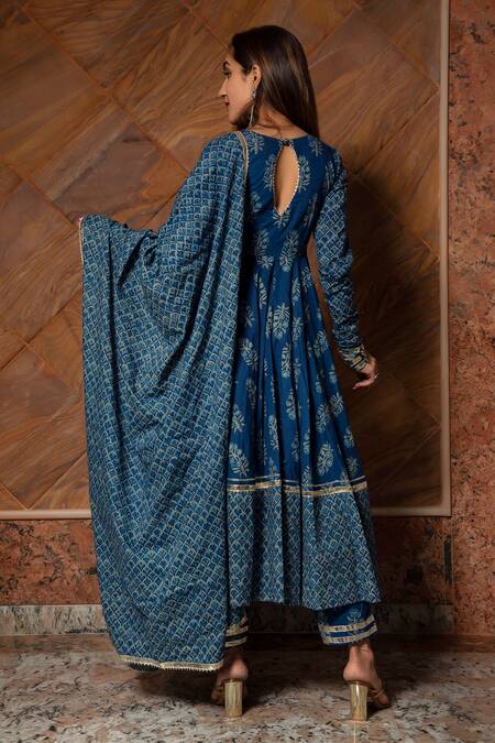 Shop_Pomcha Jaipur_Blue Cotton Floral Motifs V Neck Hand Block Print Angarkha Set_at_Aza_Fashions