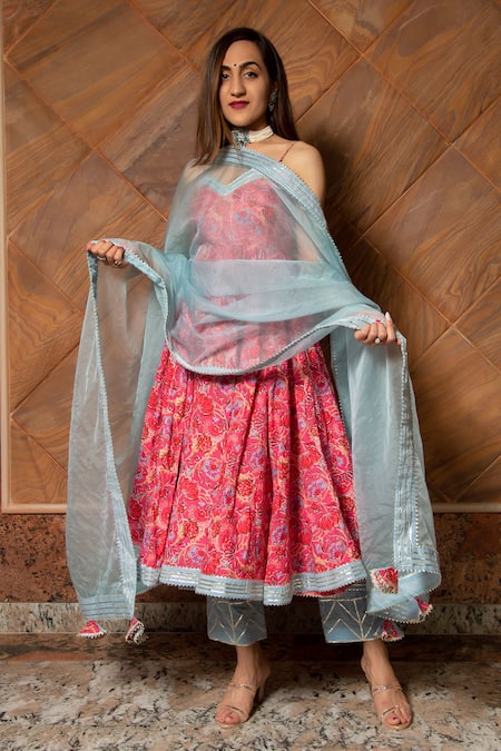 Pomcha Jaipur_Pink Anarkali, Dupatta Organza, Pant  Cotton Floral Sweetheart Neck Print Set _Online_at_Aza_Fashions
