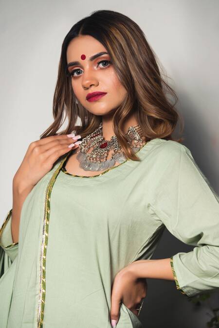 Pomcha Jaipur Green Pure Cotton Lace Trims Round Kurta Set Online at Aza Fashions Pomcha Jaipur_Green Pure Cotton Lace Trims Round Kurta Set _Online_at_Aza_Fashions